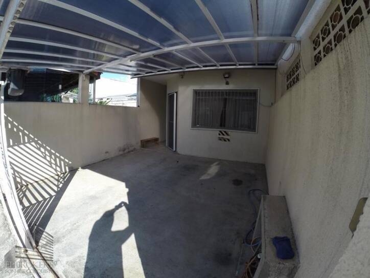 Casa à venda com 2 quartos, 165m² - Foto 2