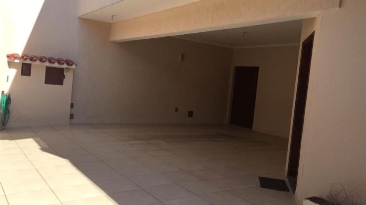 Sobrado, 6 quartos, 335 m² - Foto 2
