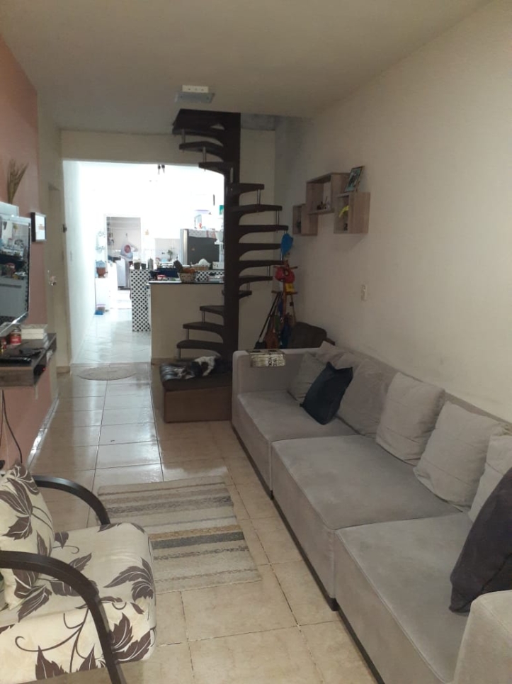 Sobrado à venda com 3 quartos, 92m² - Foto 2