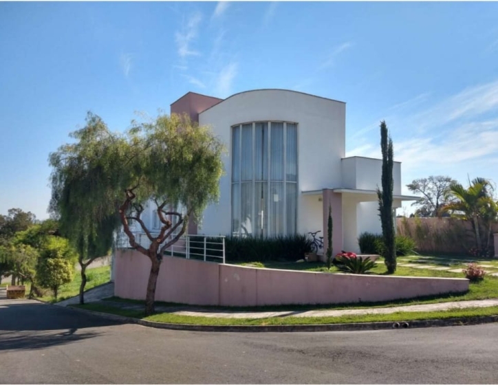 Sobrado, 3 quartos, 317 m² - Foto 1