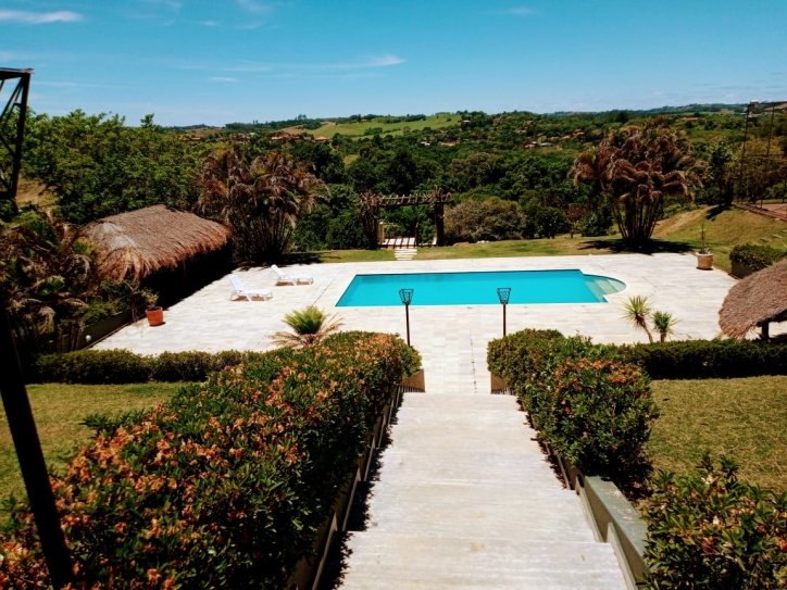 Sítio à venda com 4 quartos, 900m² - Foto 1