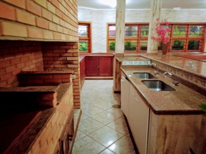 Chácara à venda com 9 quartos, 1000m² - Foto 22