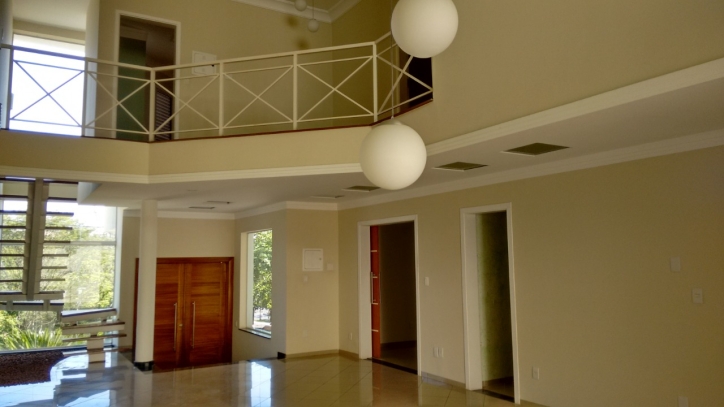 Sobrado, 3 quartos, 268 m² - Foto 2