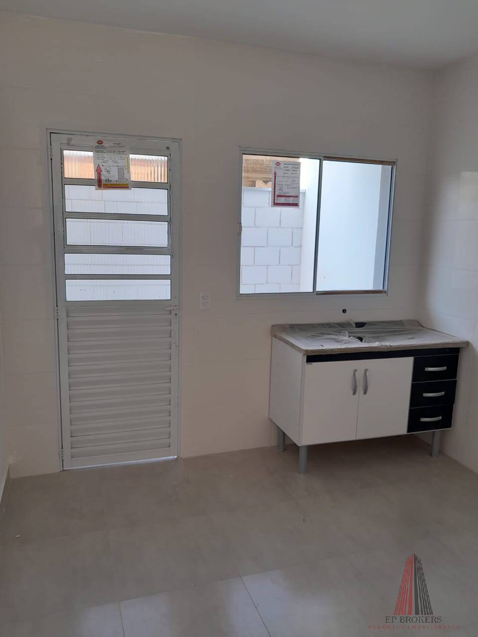 Casa à venda com 2 quartos, 54m² - Foto 7