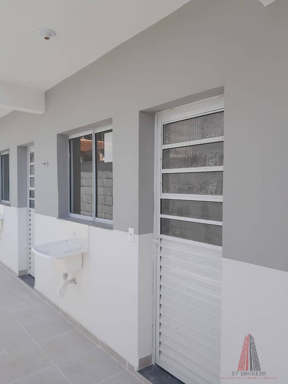Casa à venda com 2 quartos, 54m² - Foto 8