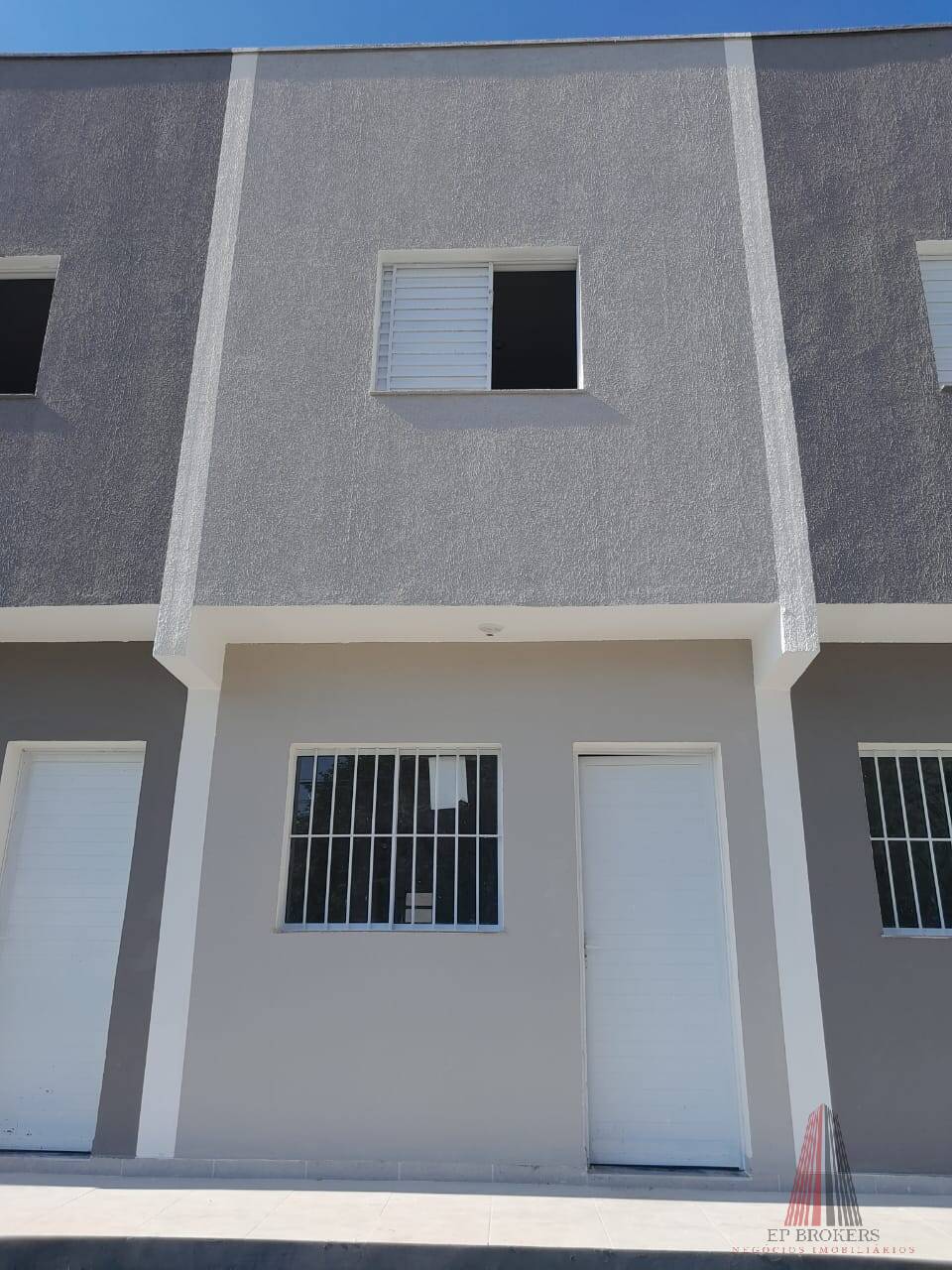 Casa à venda com 2 quartos, 54m² - Foto 4