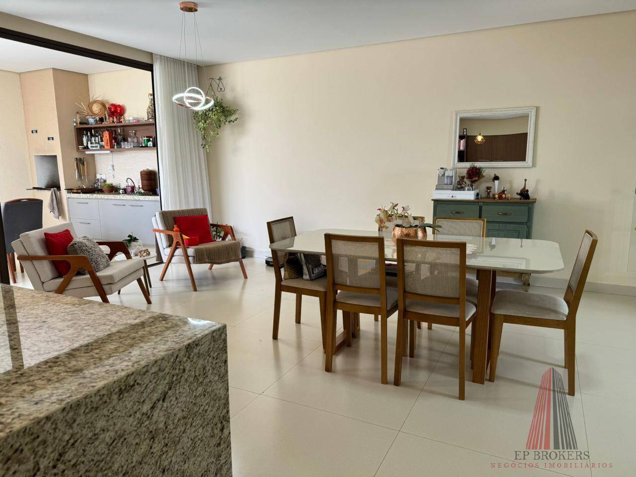 Casa, 3 quartos, 168 m² - Foto 2